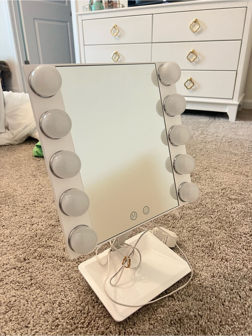 LED Lighted Vanity Mirror in White